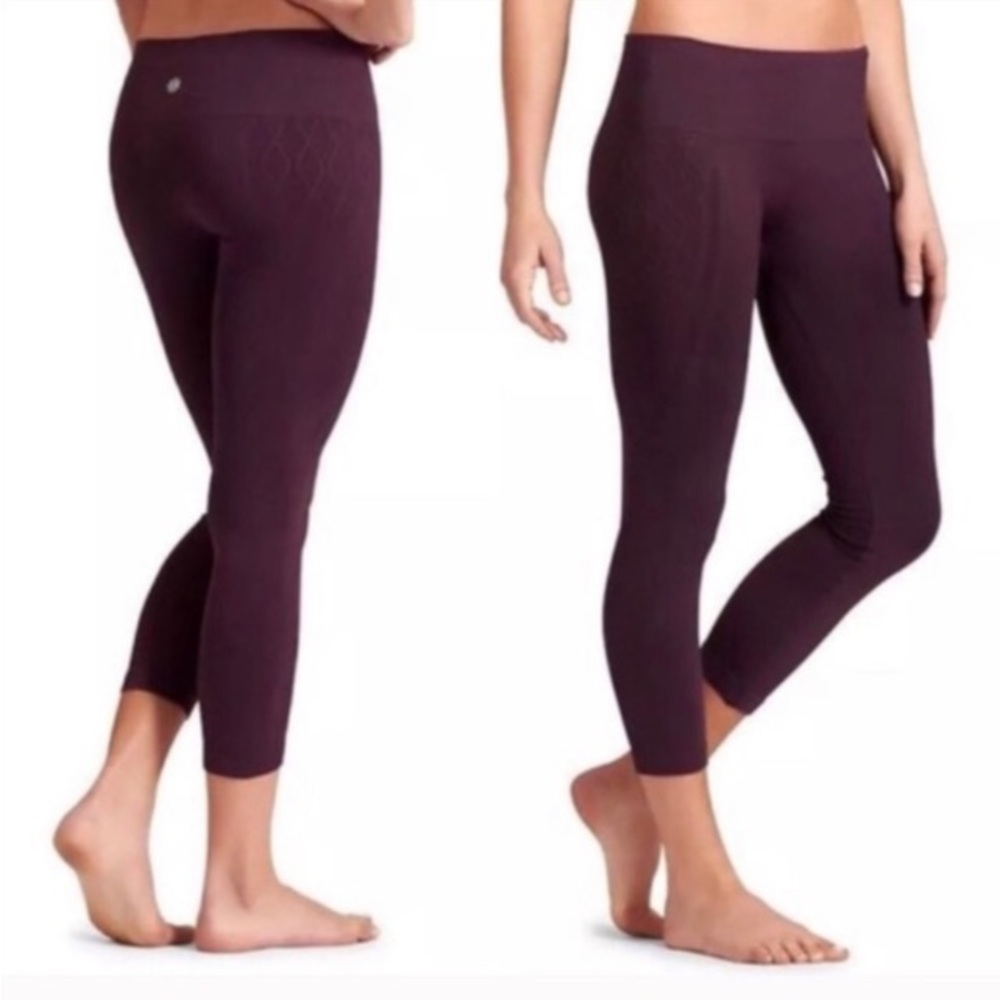 Athleta Recharge Capri Cropped Leggings Plum Color Size XS